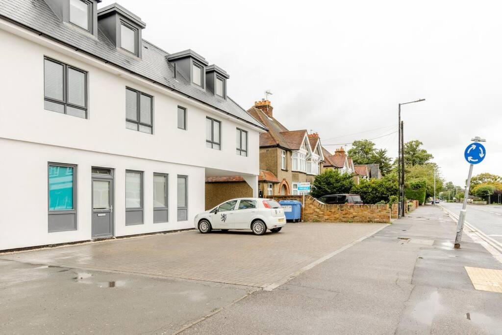 Entr - Modern Apartments In Windsor Exterior foto