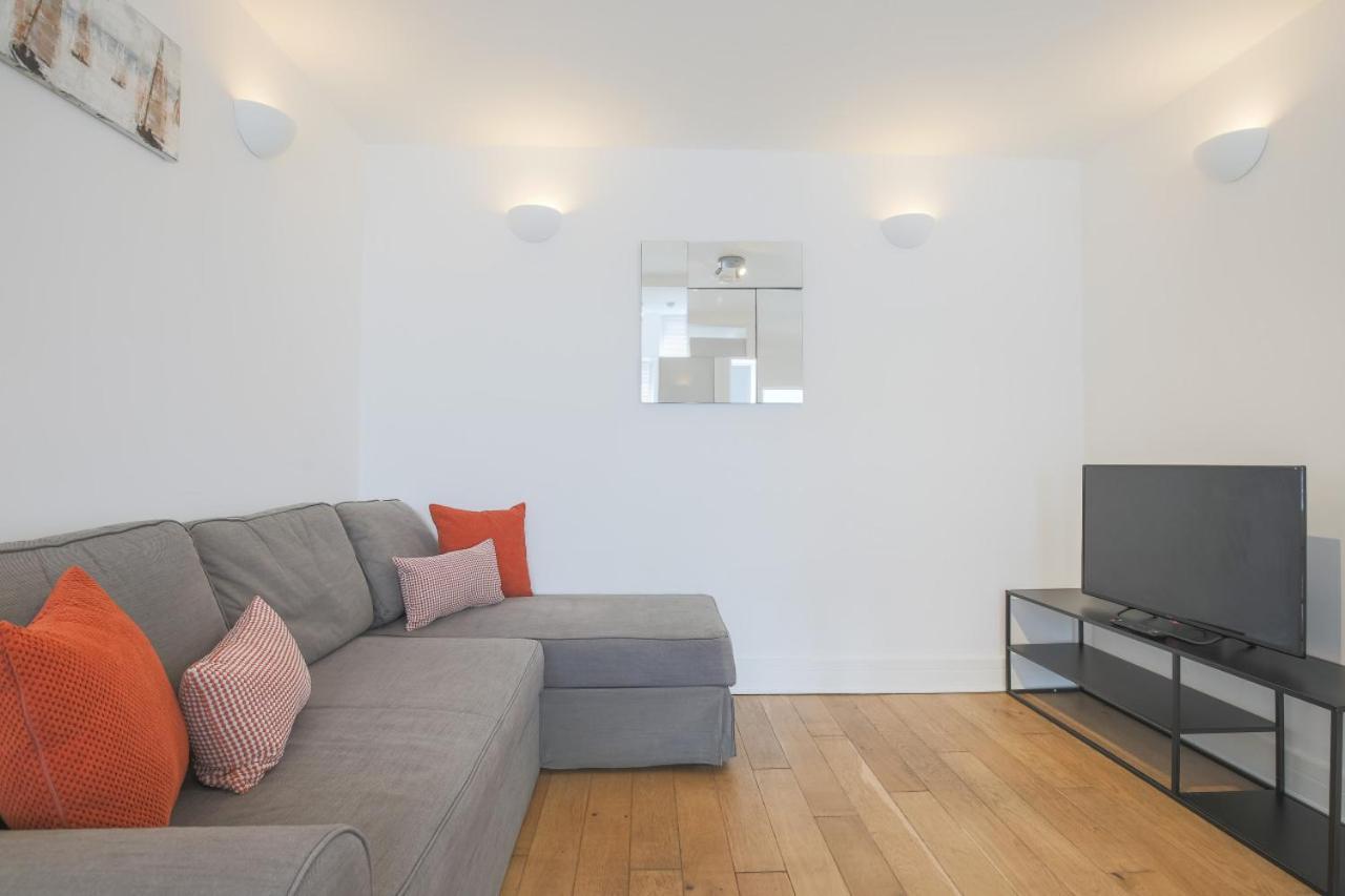Entr - Modern Apartments In Windsor Exterior foto