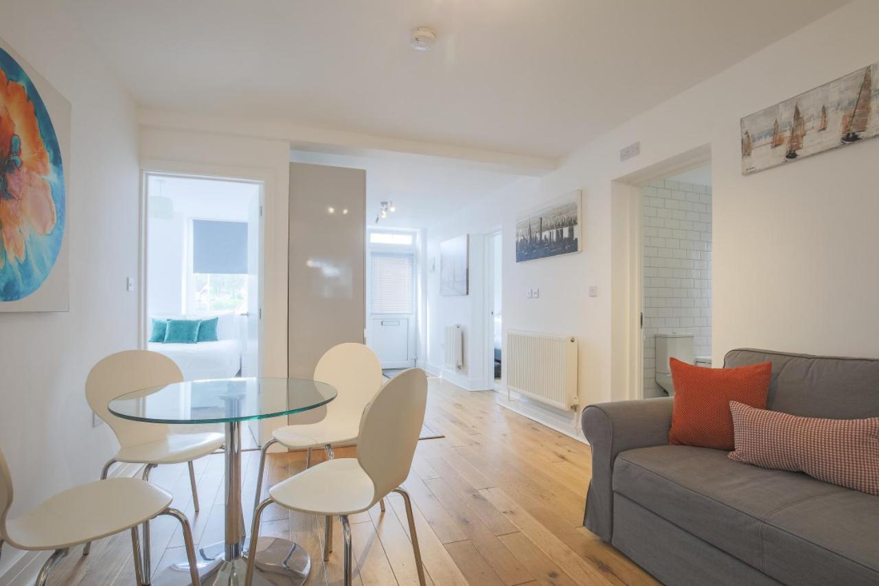 Entr - Modern Apartments In Windsor Exterior foto